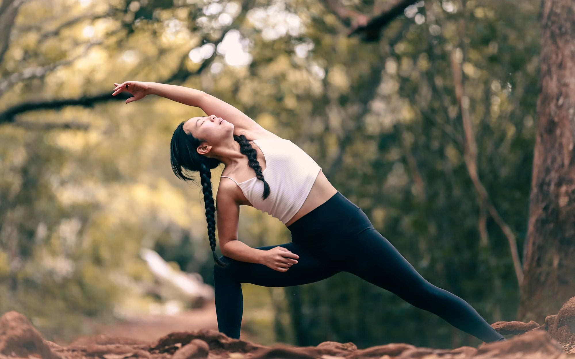 Un momento di stretching durante l'evento "Move with Freddy" tenutosi il 6 maggio 2023 presso DF Sport Specialist di Milano