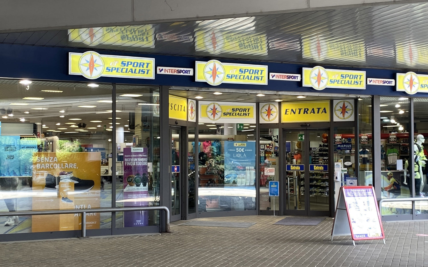 Chiusura provvisoria negozio di Desenzano del Garda