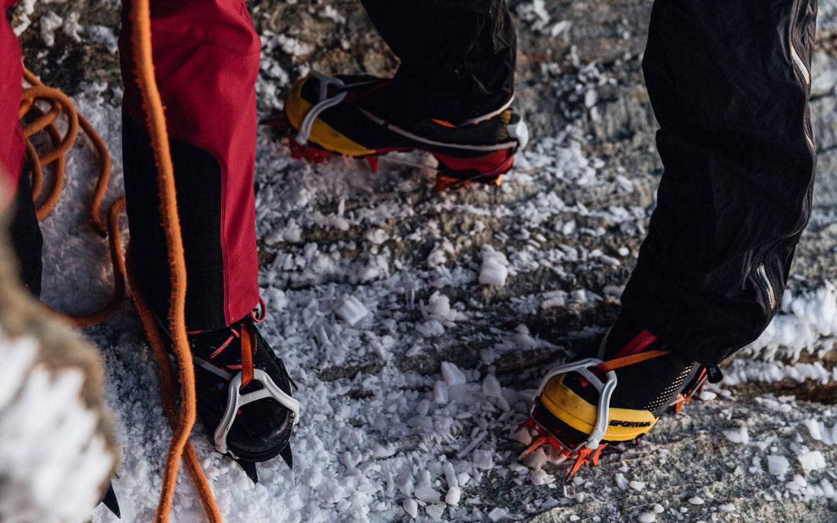 Scarponi La Sportiva Aequilibrium con ramponi semi automatici