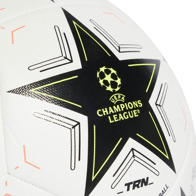 Pallone UCL training