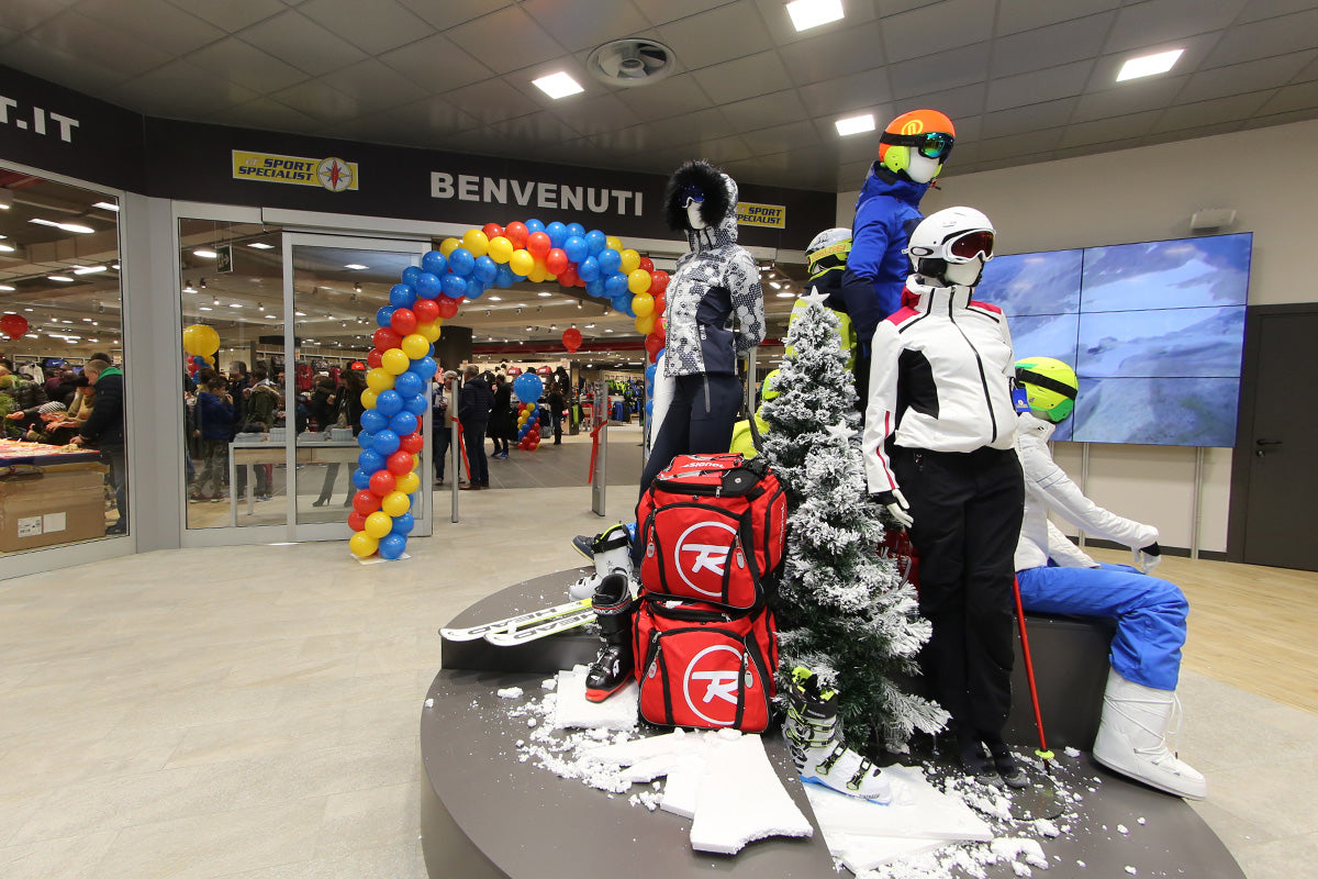 Inggresso DF Sport Specialist di Saranno Gerenzano