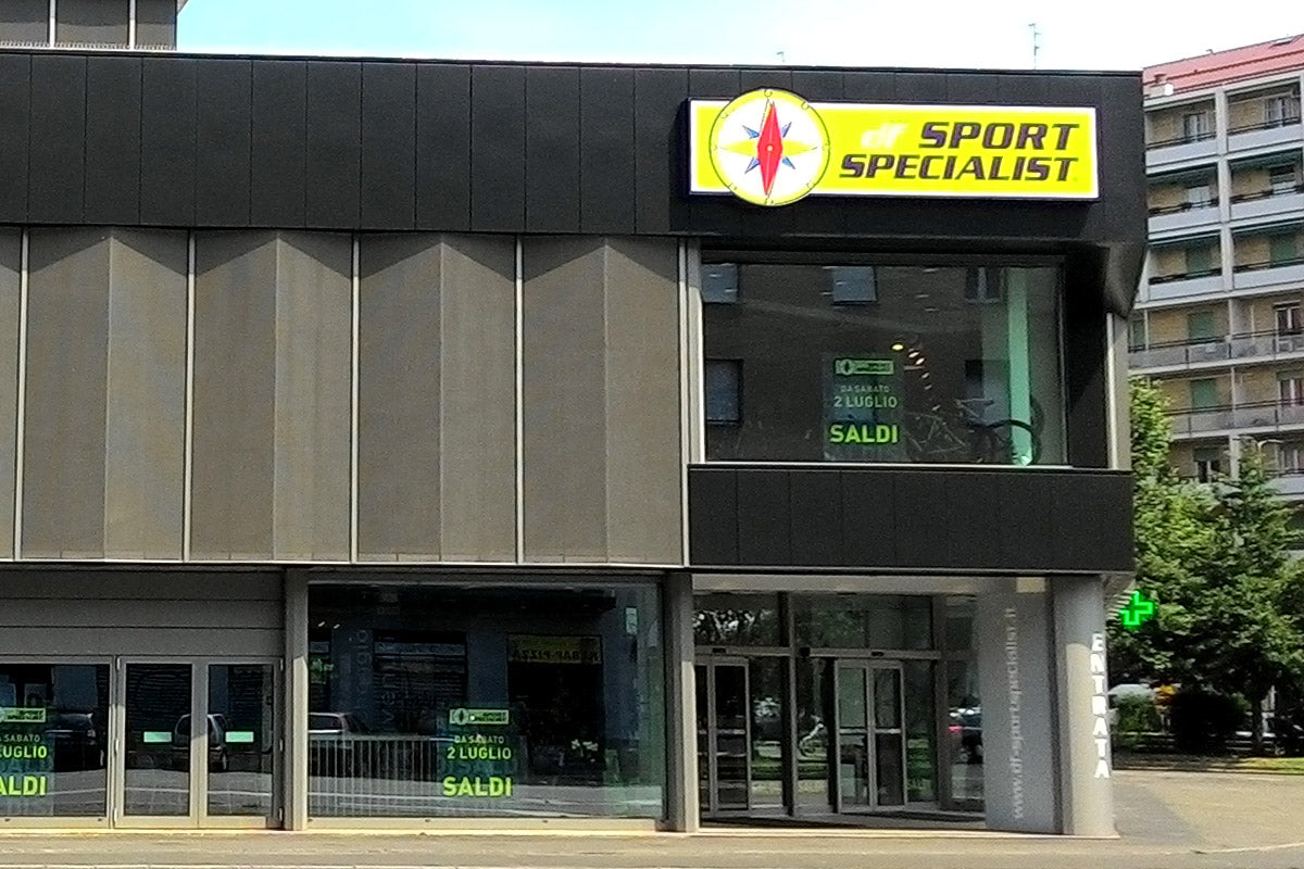 Esterno - DF Sport Specialist di Milano Palmanova