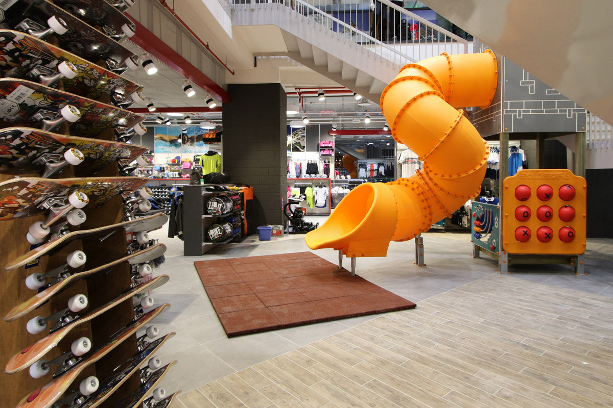 Area bimbi - DF Sport Specialist di Milano Palmanova