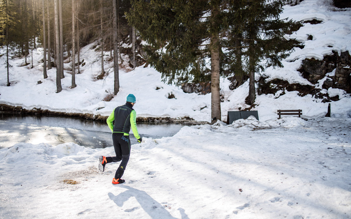 Trail runner d'inverno, si corre sulla neve
