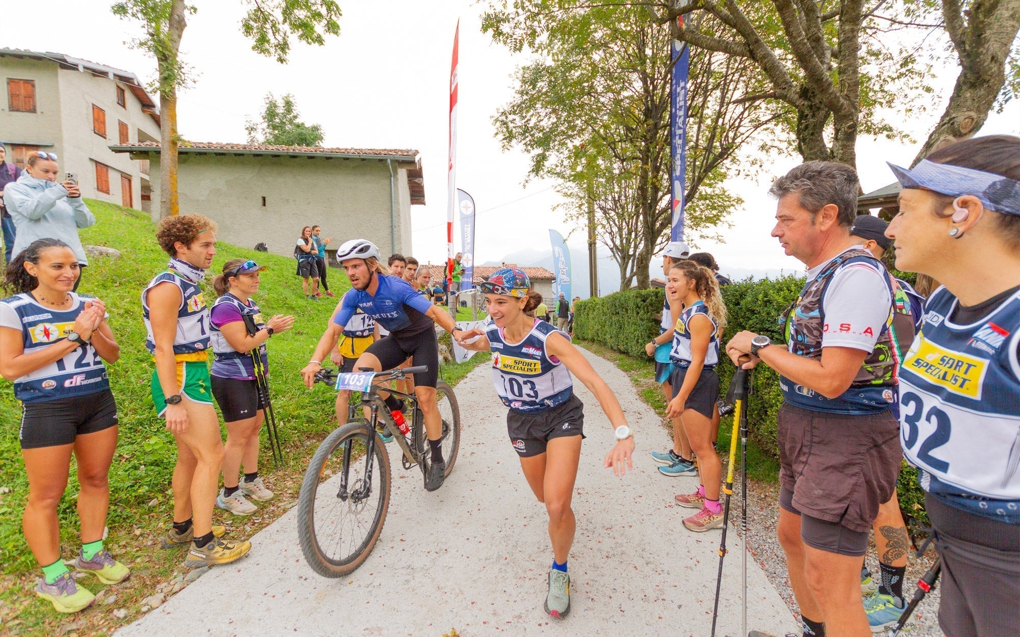 Cambio della staffetta all'Alpe Coa