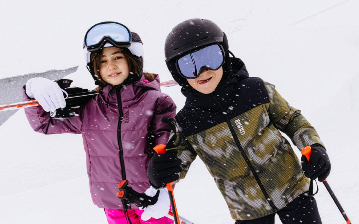 Due bambini in pista vestono Colmar