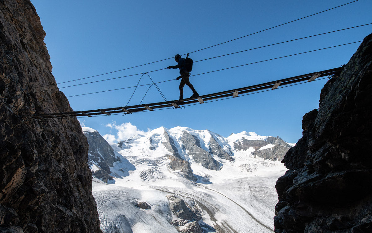 Un ponte durante la via ferrata del Piz Trovat