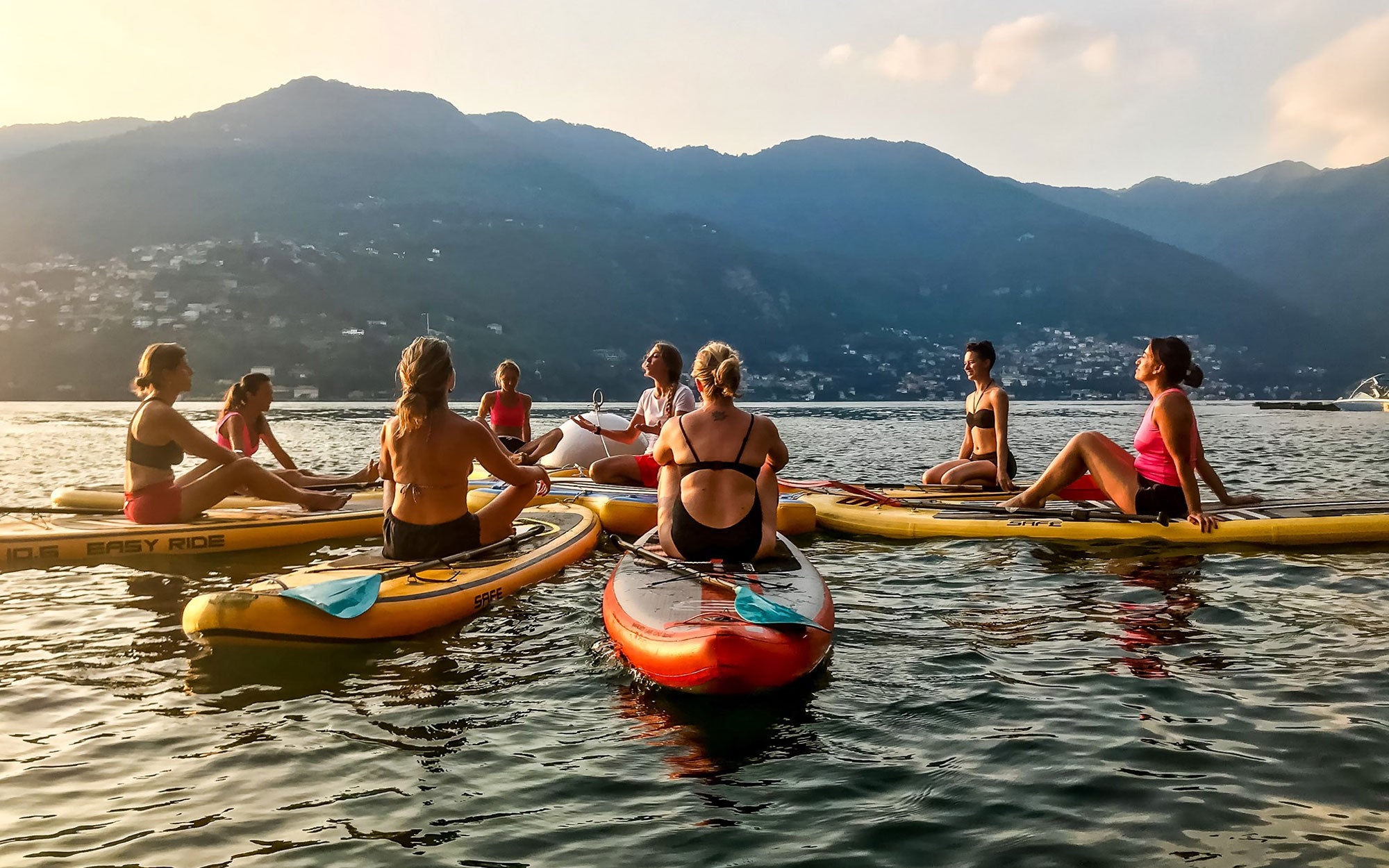 Yoga Sup con Wakeboard Lake Como