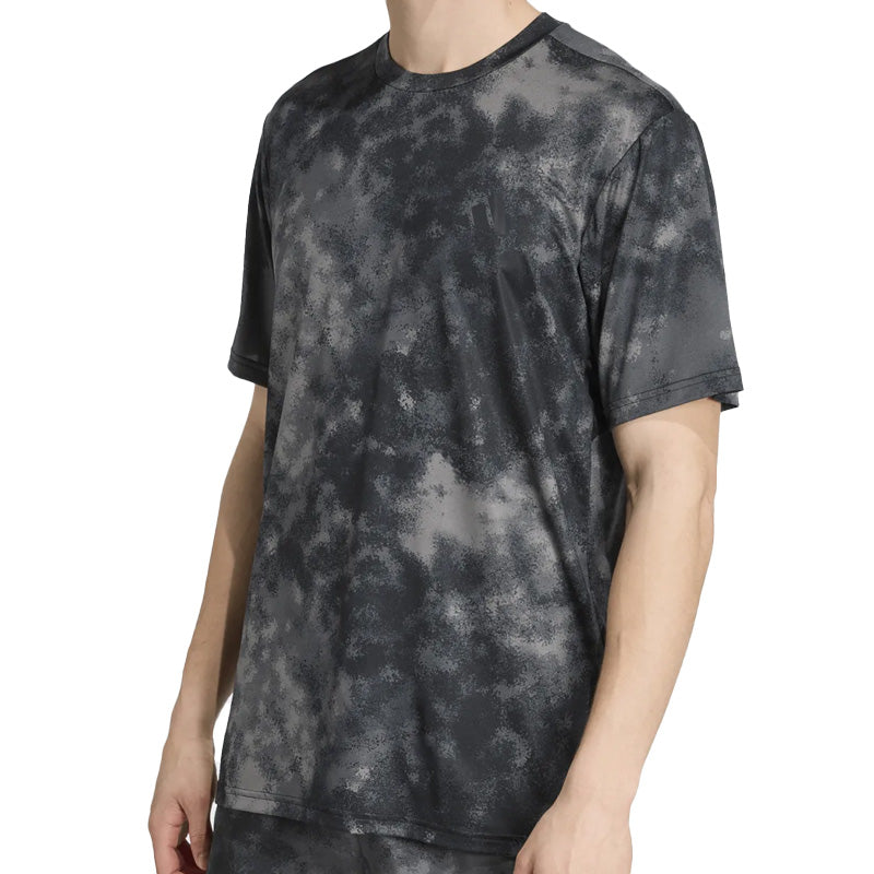 T-shirt uomo Train Essentials Seasonal All Over