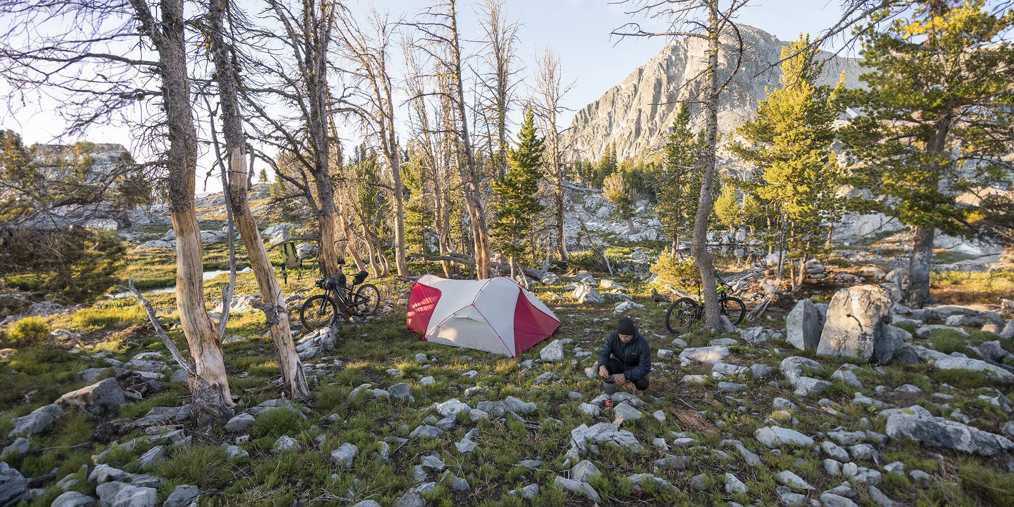 Tenda M.S.R. Hubba Tour 1 utilizzata da 2 avventurosi bikepackers, foto: Scott Rinckenberger