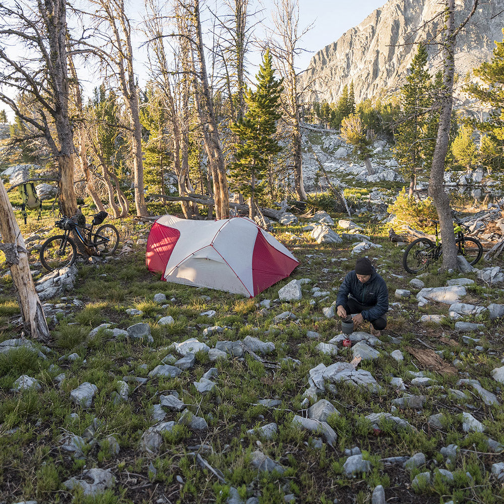 Tenda M.S.R. Hubba Tour 1 utilizzata da 2 avventurosi bikepackers, foto: Scott Rinckenberger